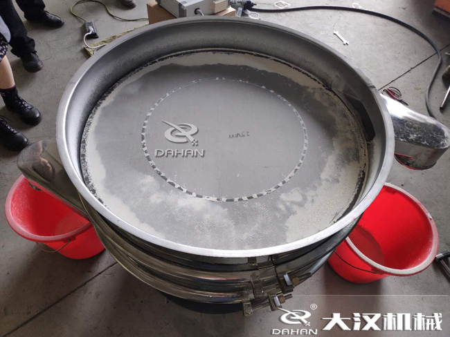 篩分過程中帶有水分的物料會影響篩分效果嗎？